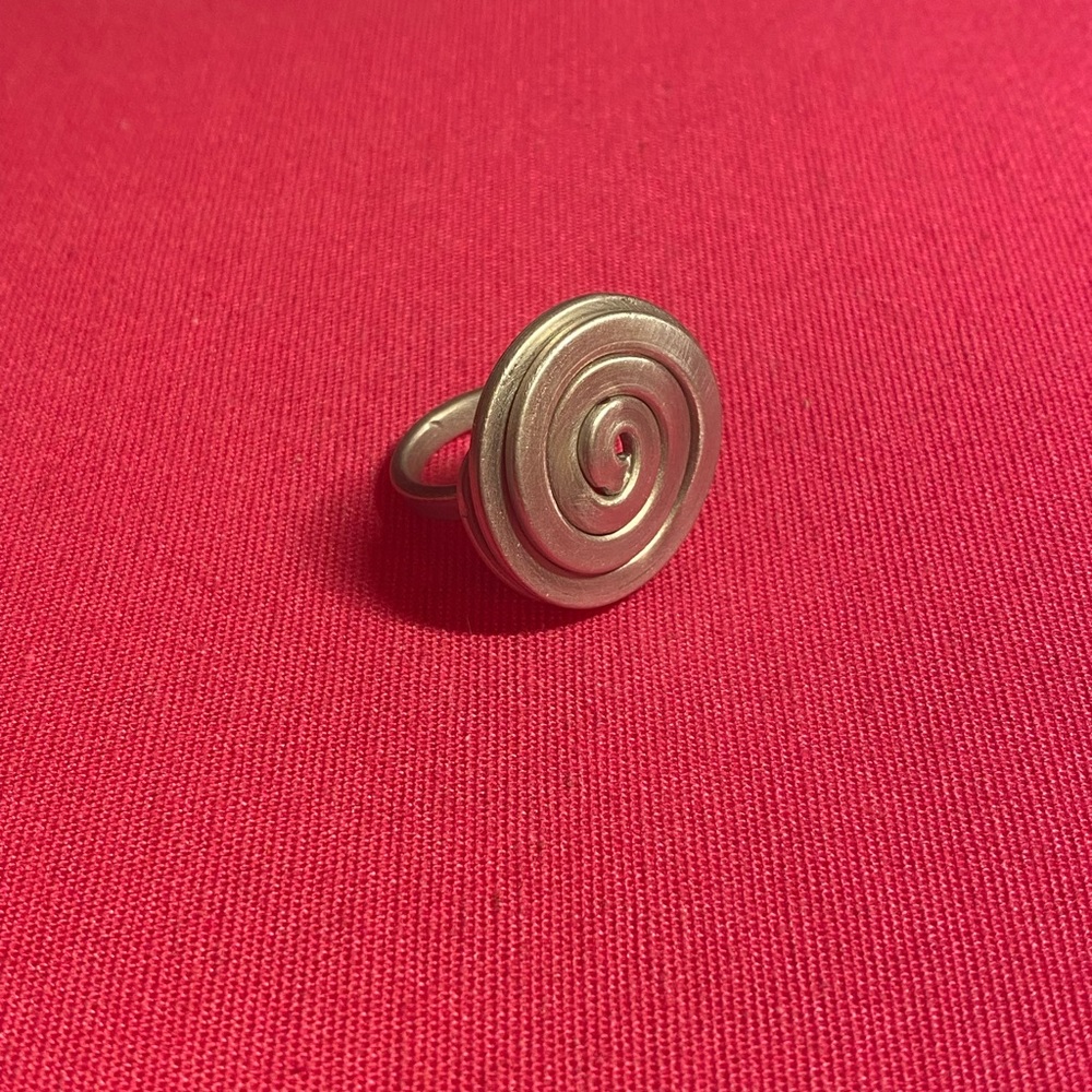Ring - Picture 2 of 5